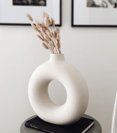 Nordic-Vase-Circular-Hollow-Ceramic-Donuts-Flower-Pot-Home-Living-Room-Decoration-Accessories-Interior-Office-Desktop-1